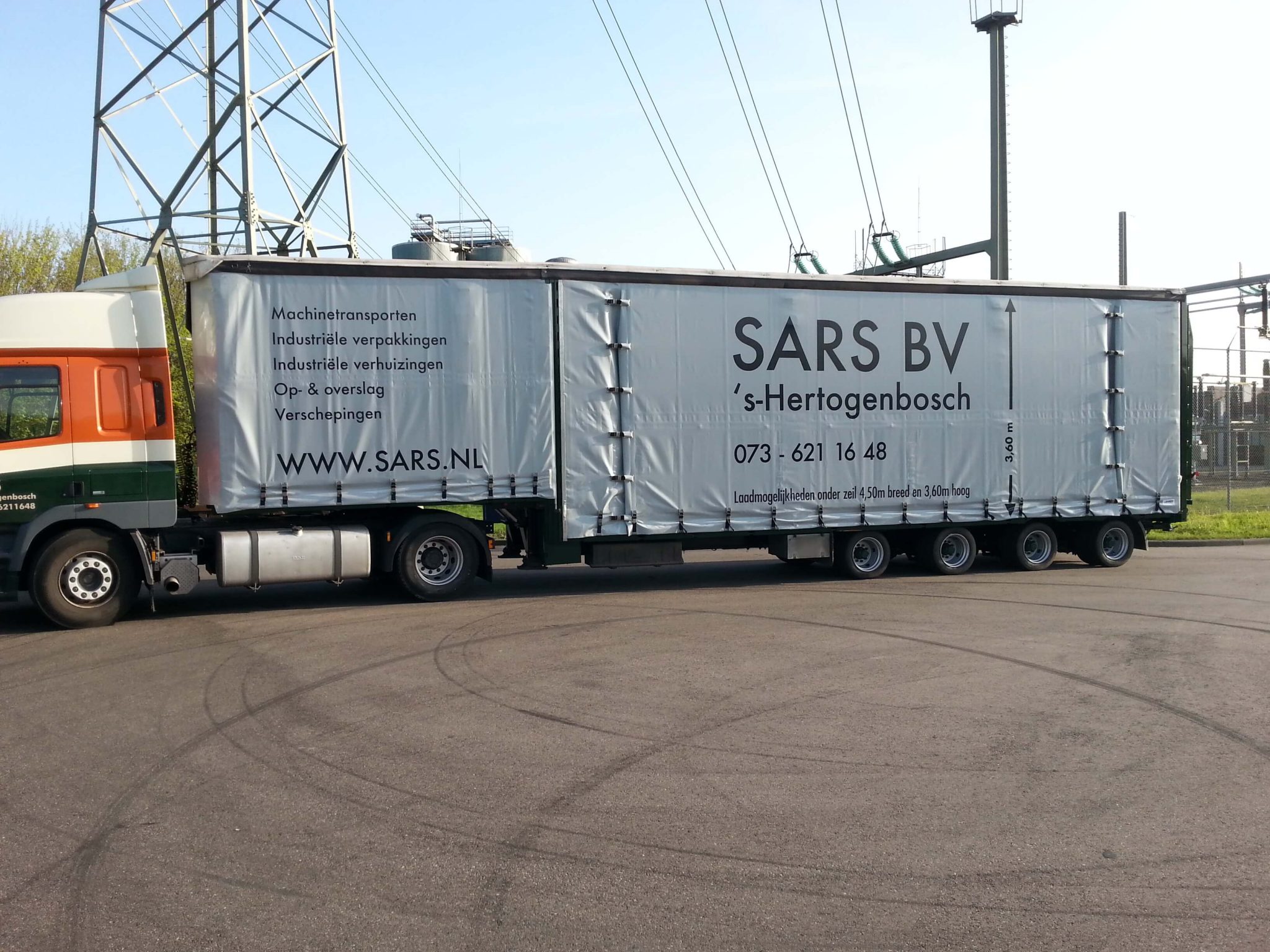 Professionele verhuiswagen van betrouwbare verhuisbedrijf Sars Verhuizingen en Verpakkingen in Den Bosch